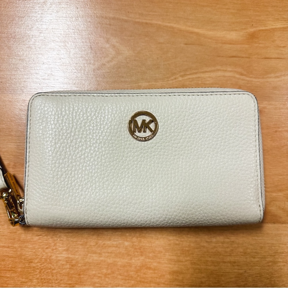 Michael Kors White Fulton Pebbled Leather Wristlet Wallet - Picture 3 of 5